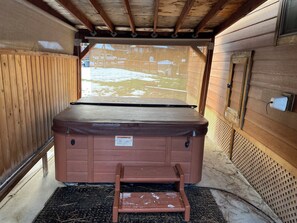 Hot Tub 2