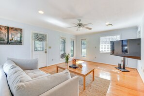 Living Room | Free WiFi | Single-Story Home