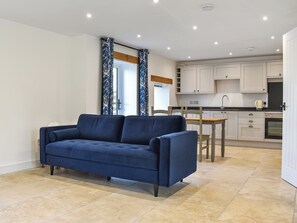Open plan living space | Lavender Cottage - Goldburn Barns, near Okehampton