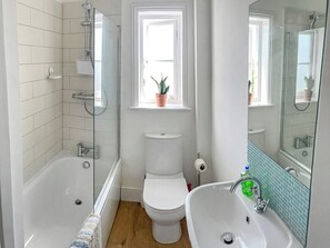 Kitchen | Trinity Bee, Ventnor