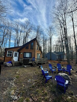 Exterior, fire pit and deck