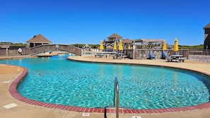 Shared pool area with tons of beach access parking