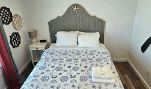 Yes, we provide sheets and towels