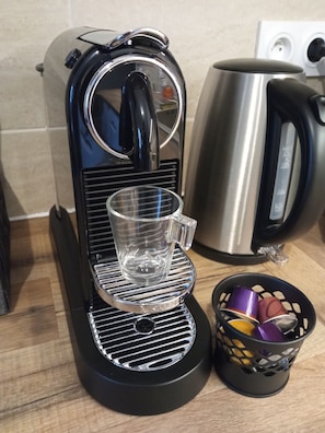 Kaffe och/eller kaffebryggare