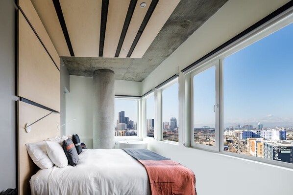 Unit with King size bed