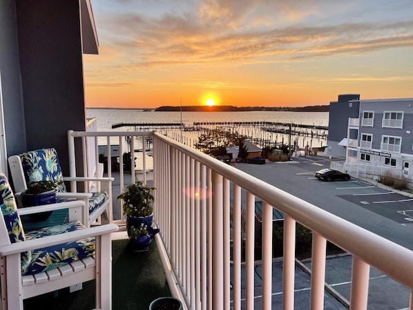 Spectacular sunset views over the bay from Nauti by Nature balconies - nightly!