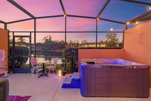 Indoor spa tub