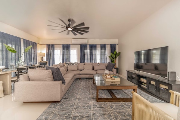 Living Room/Dining Room