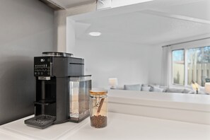 Fresh bean espresso machine