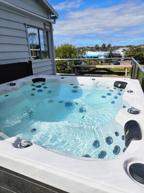 Bain à remous extérieur