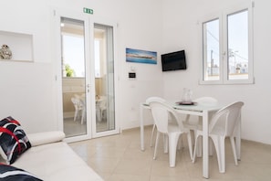 Entrance living