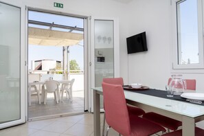 Entrance living