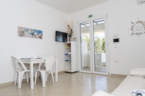 Entrance living