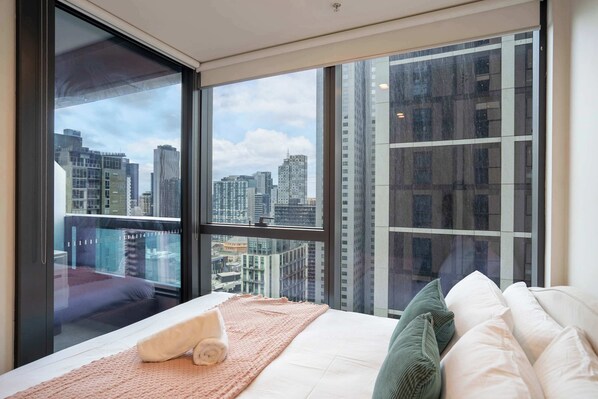 Wake up to the Melbourne city view 