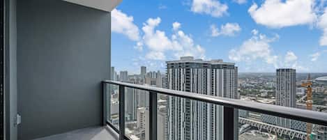 Stunning 1BR with Breathtaking Views on the 50th floor (7799)