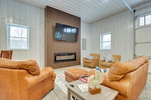 Living Room | Sleeper Sofa | 1st Floor