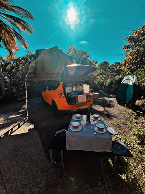 Outdoor dining