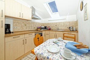 Ferienwohnung I mit separatem Schlafzimmer, Nord-Ost-Balkon, 65 qm-Küche