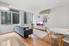 Living Area/Dining Area
