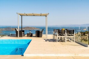 Holiday Home Swimming Pool