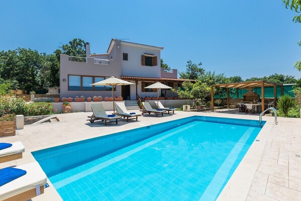 Schwimmbad des Ferienhauses