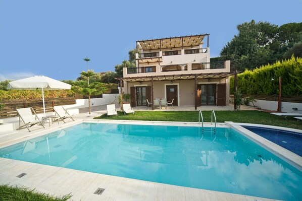 Schwimmbad des Ferienhauses