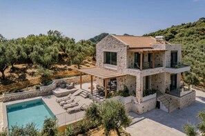 Außenseite Ferienhaus [Sommer]