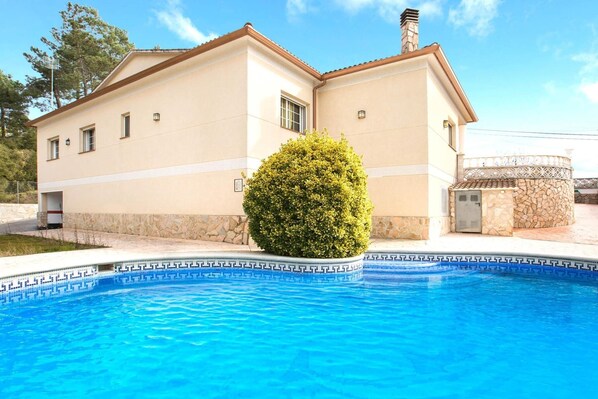 Holiday Home Swimming Pool