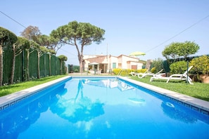 Holiday Home Swimming Pool
