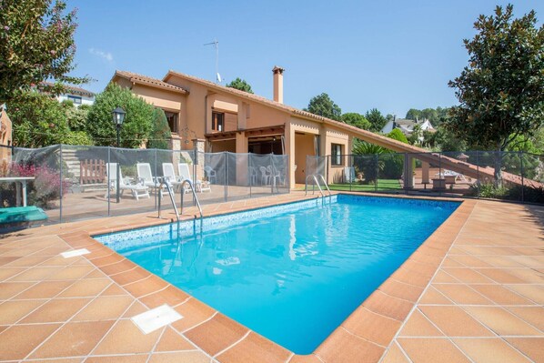 Holiday Home Swimming Pool