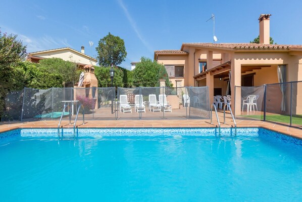 Schwimmbad des Ferienhauses