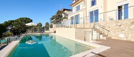 Holiday Home Swimming Pool