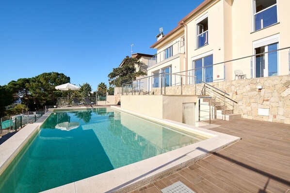 Holiday Home Swimming Pool