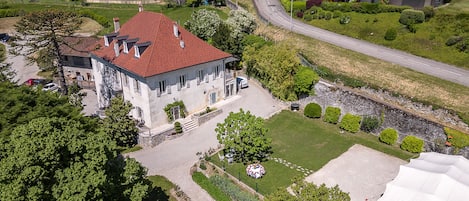 Domaine in Veyrier du Lac for up to 29p - lake view