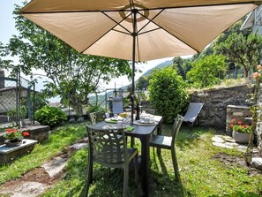 Möbel, Gartenmöbel, Regenschirm, Stuhl, Tabelle, Tisch Im Freien, KĂŒche & Esszimmer Tisch, Schatten, Terrasse, Garten
