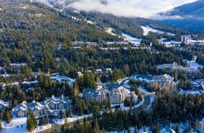 Wildwood Lodge Mountain backdrop