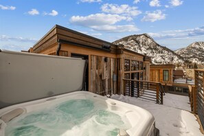 Bain à remous extérieur