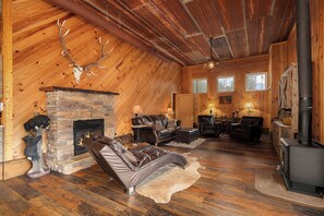 Rustic Retreat - Extraordinary Living Room