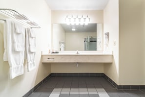 2 Queen Guest Room
