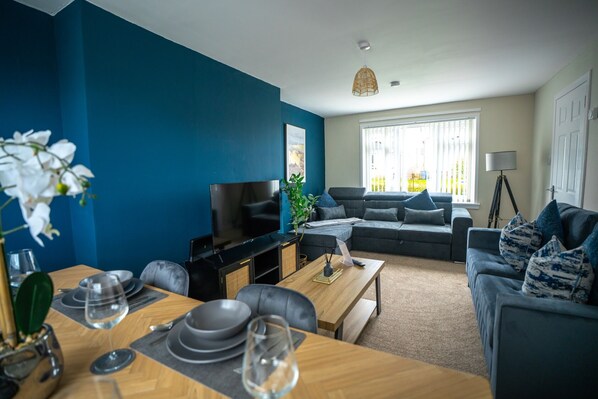 Living Room / Lounge