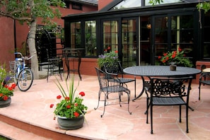 Sitting area