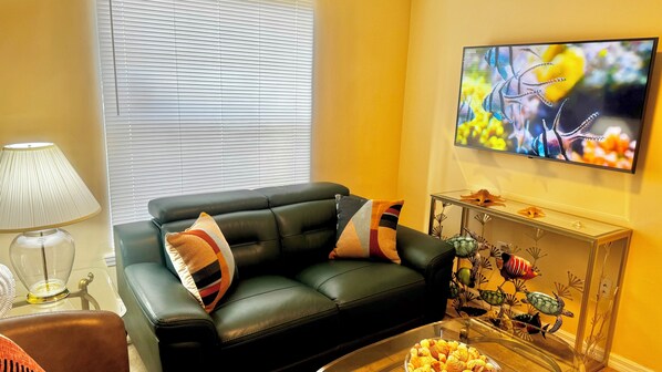 Welcome to Yellow Apartment