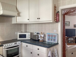 Kitchen | Cosy Cottage by the Sea, Cromarty