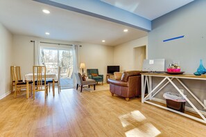 Dining Area | Main Level
