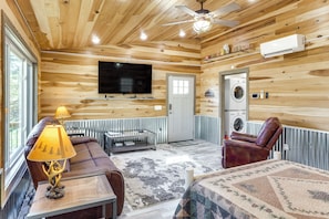 Living Area | Studio | Queen Bed | Linens Provided