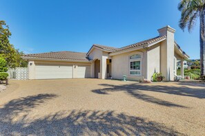 House Exterior | Garage (1 Vehicle) | Driveway (4 Vehicles)