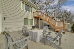Shared Patio w/ Fire Pit | Self Check-In | Dock Access On-Site