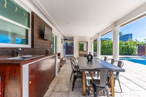 Outdoor dining