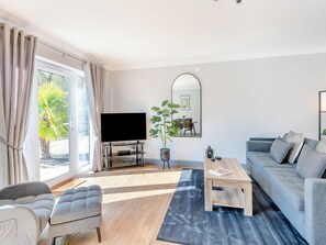 Living area | Fishermans Den - Everglades Caravan Park and Lodges, Denver, King’s Lynn