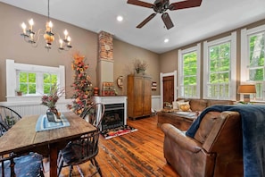 Charming Great Room at 1891 Schoolhouse Inn – Brown County Vacation Rental with Rustic Dining and Co